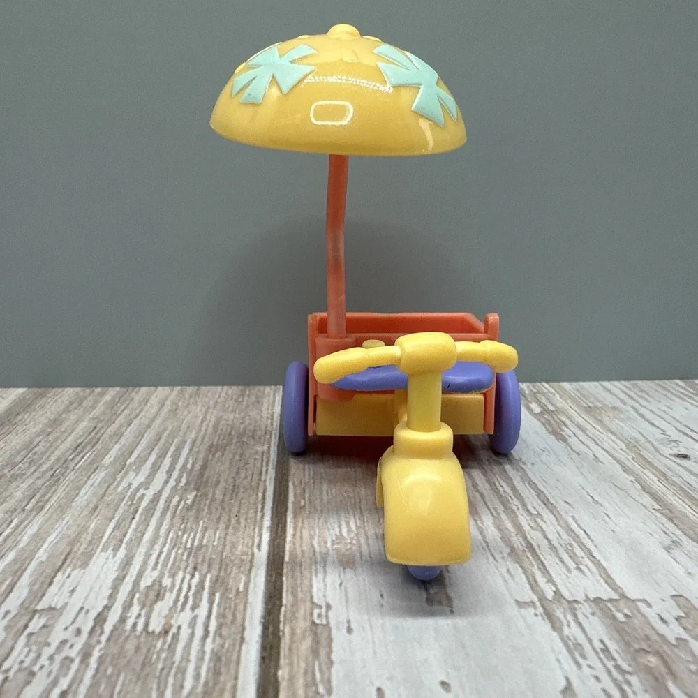 Littlest Pet Shop LPS #1846 Pets On The Go 2010 Tricycle Ice‎ Cream Cart